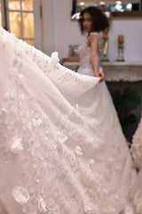 Davi Üç Boyut Dantelli V Yaka Prenses Model Gelinlik - Mediha Cambaz Bridal