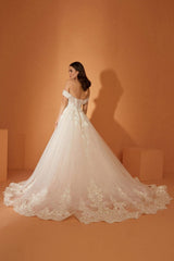 Emily Üç Boyutlu Dantel A Kesim Gelinlik - Mediha Cambaz Bridal