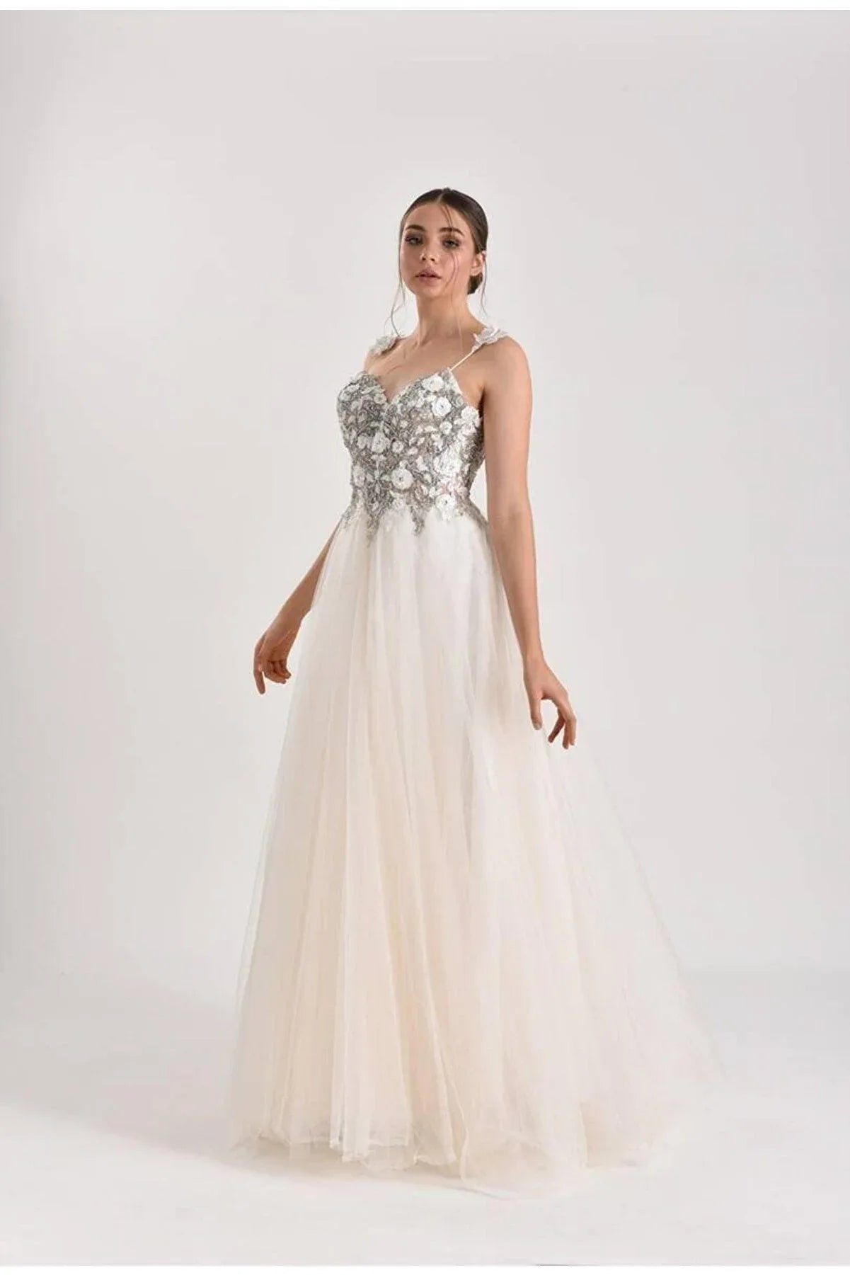 Evelyn Üç Boyutlu İtalyan Tül A Kesim Gelinlik - Mediha Cambaz Bridal