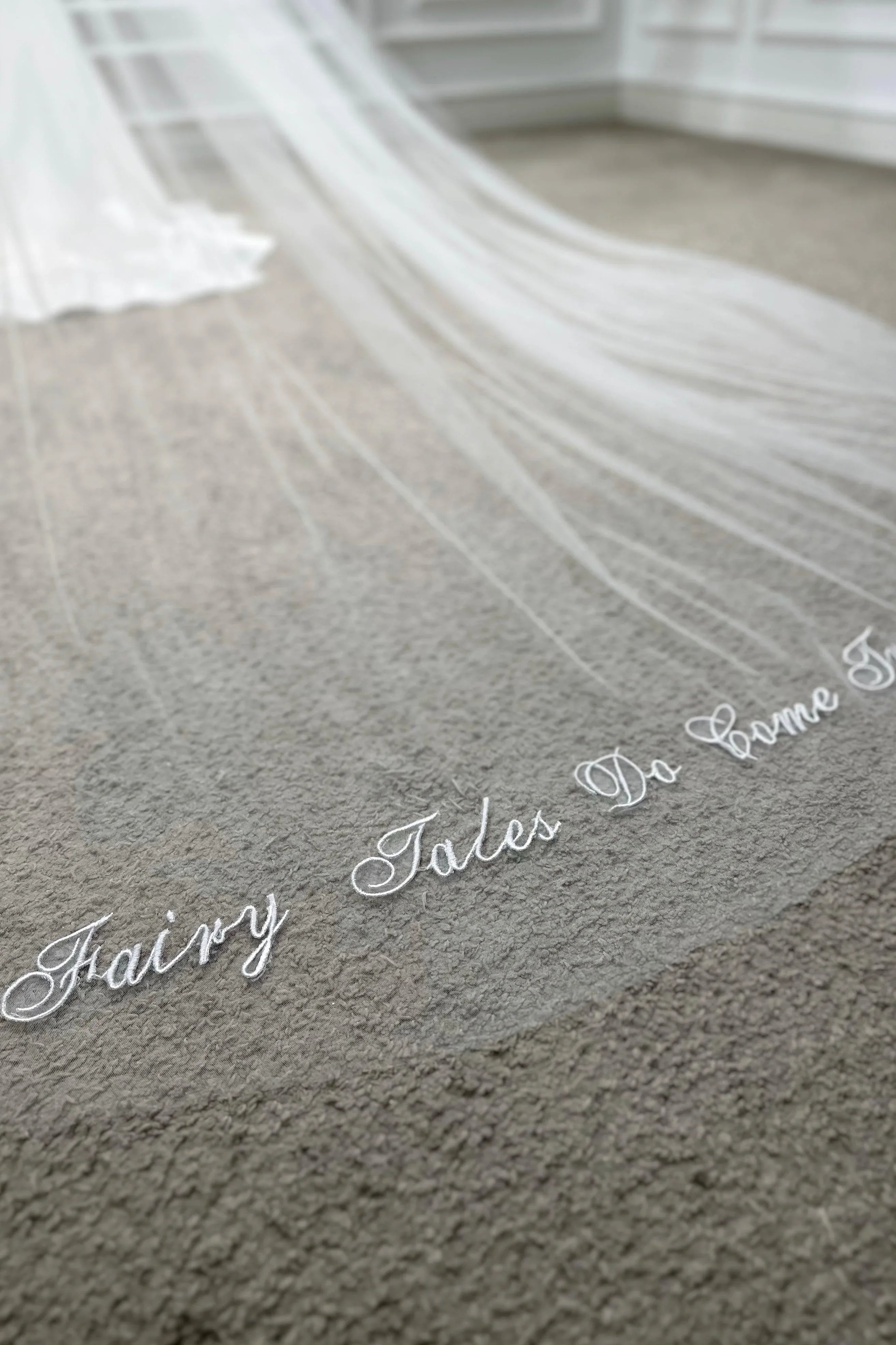 Fairy Yazı Nakışlı Özel Tasarım Uzun Hayal Tül Duvak - Mediha Cambaz Bridal