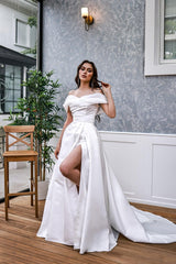 Giona Kayık Yaka Derin Yırtmaçlı A Kesim Gelinlik - Mediha Cambaz Bridal