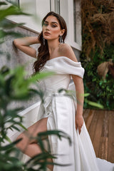 Giona Kayık Yaka Derin Yırtmaçlı A Kesim Gelinlik - Mediha Cambaz Bridal