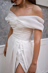 Giona Kayık Yaka Derin Yırtmaçlı A Kesim Gelinlik - Mediha Cambaz Bridal