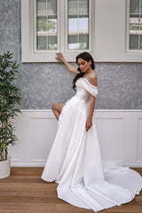 Giona Kayık Yaka Derin Yırtmaçlı A Kesim Gelinlik - Mediha Cambaz Bridal