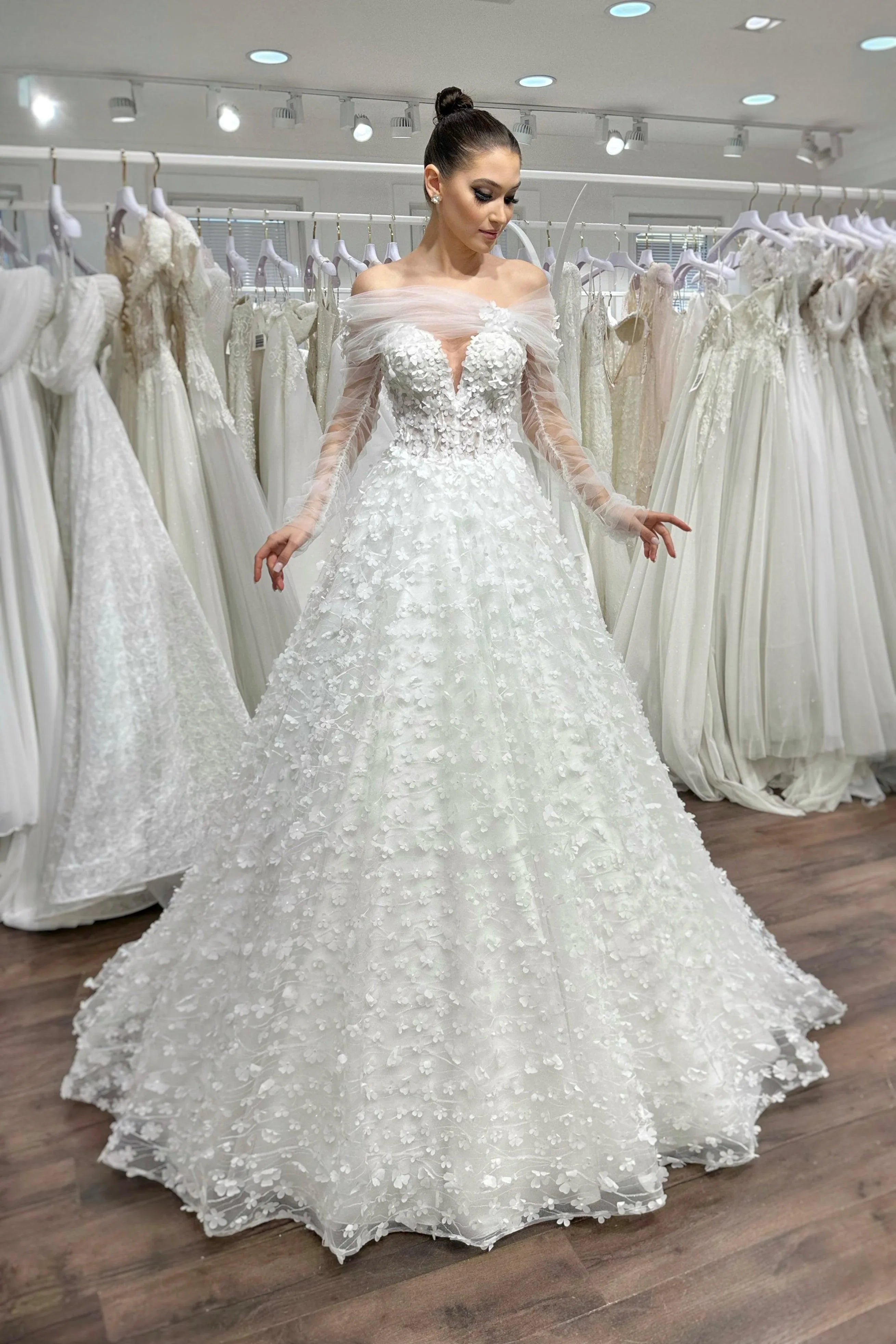 Harper Çiçek Dantelli Prenses Model Gelinlik - Mediha Cambaz Bridal