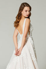 Hector Üç Boyutlu Çiçekli A Kesim Gelinlik - Mediha Cambaz Bridal