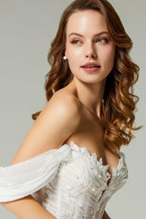 İrina Drapeli Üç Boyut Dantelli A Kesim Gelinlik - Mediha Cambaz Bridal