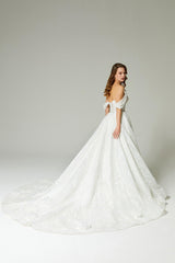 İrina Drapeli Üç Boyut Dantelli A Kesim Gelinlik - Mediha Cambaz Bridal