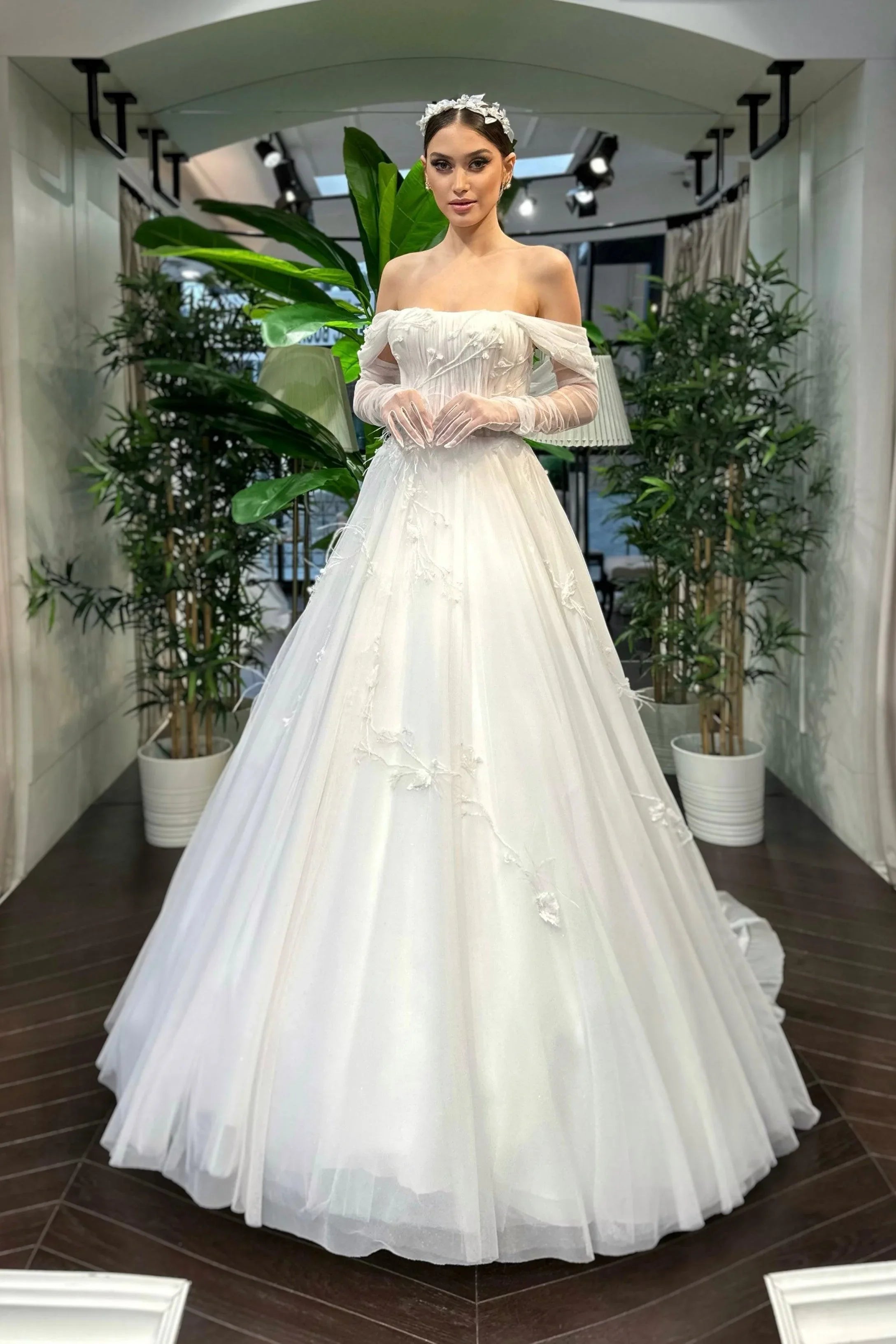 Jan Rose Düşük Kollu Tül A Kesim Gelinlik - Mediha Cambaz Bridal