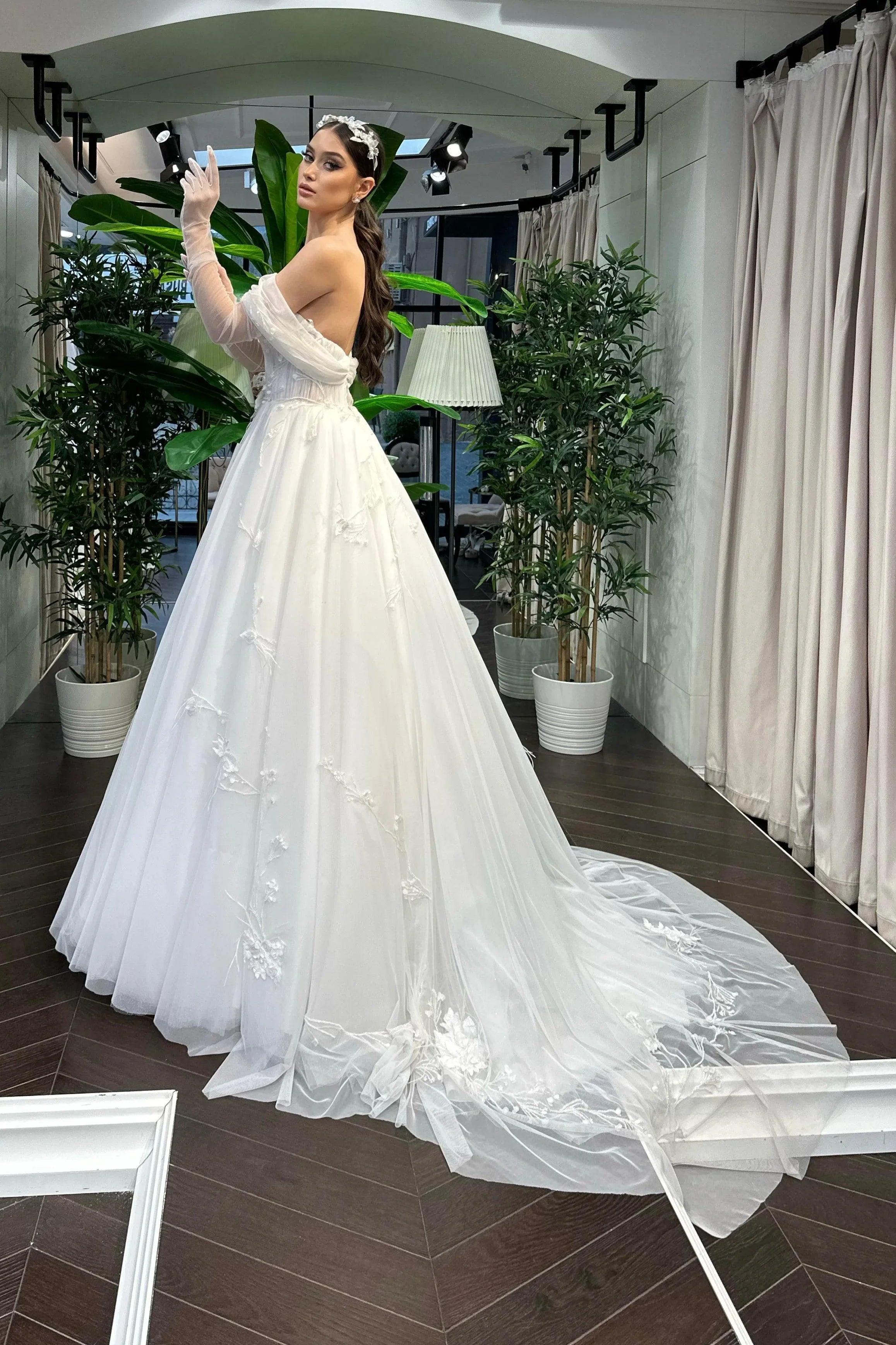Jan Rose Düşük Kollu Tül A Kesim Gelinlik - Mediha Cambaz Bridal