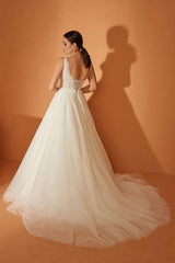 Jane Çizgisel Dantel V Yaka A Kesim Gelinlik - Mediha Cambaz Bridal