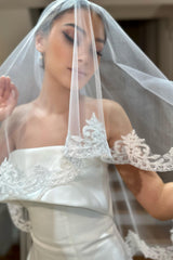 Joel Kenar Ucu Dantelli Kırık Beyaz Kısa Kloş Duvak - Mediha Cambaz Bridal
