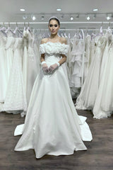 Josephini Kayık Yaka Saten A Kesim Gelinlik - Mediha Cambaz Bridal