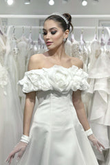 Josephini Kayık Yaka Saten A Kesim Gelinlik - Mediha Cambaz Bridal