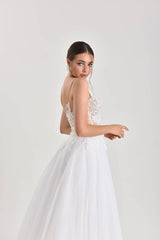 Leo Minor Üç Boyutlu Dantel Düz Kesim Gelinlik - Mediha Cambaz Bridal