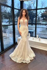 Lexi Dantel V Yaka Askılı Balık Gelinlik - Mediha Cambaz Bridal