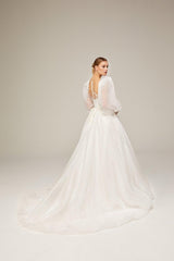 Lorient Fularlı Yırtmaçlı A Kesim Gelinlik - Mediha Cambaz Bridal