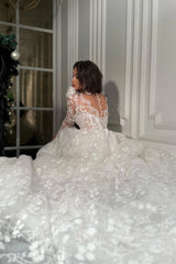 Lucia Fransız Dantel Kalp Yaka A Kesim Gelinlik - Mediha Cambaz Bridal