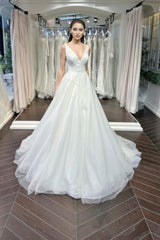 May Fileli Dantel V Yaka A Kesim Gelinlik - Mediha Cambaz Bridal