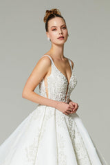 Meghan Işıltılı Üç Boyut Dantelli Kuyruklu Prenses Gelinlik - Mediha Cambaz Bridal