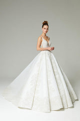 Meghan Işıltılı Üç Boyut Dantelli Kuyruklu Prenses Gelinlik - Mediha Cambaz Bridal