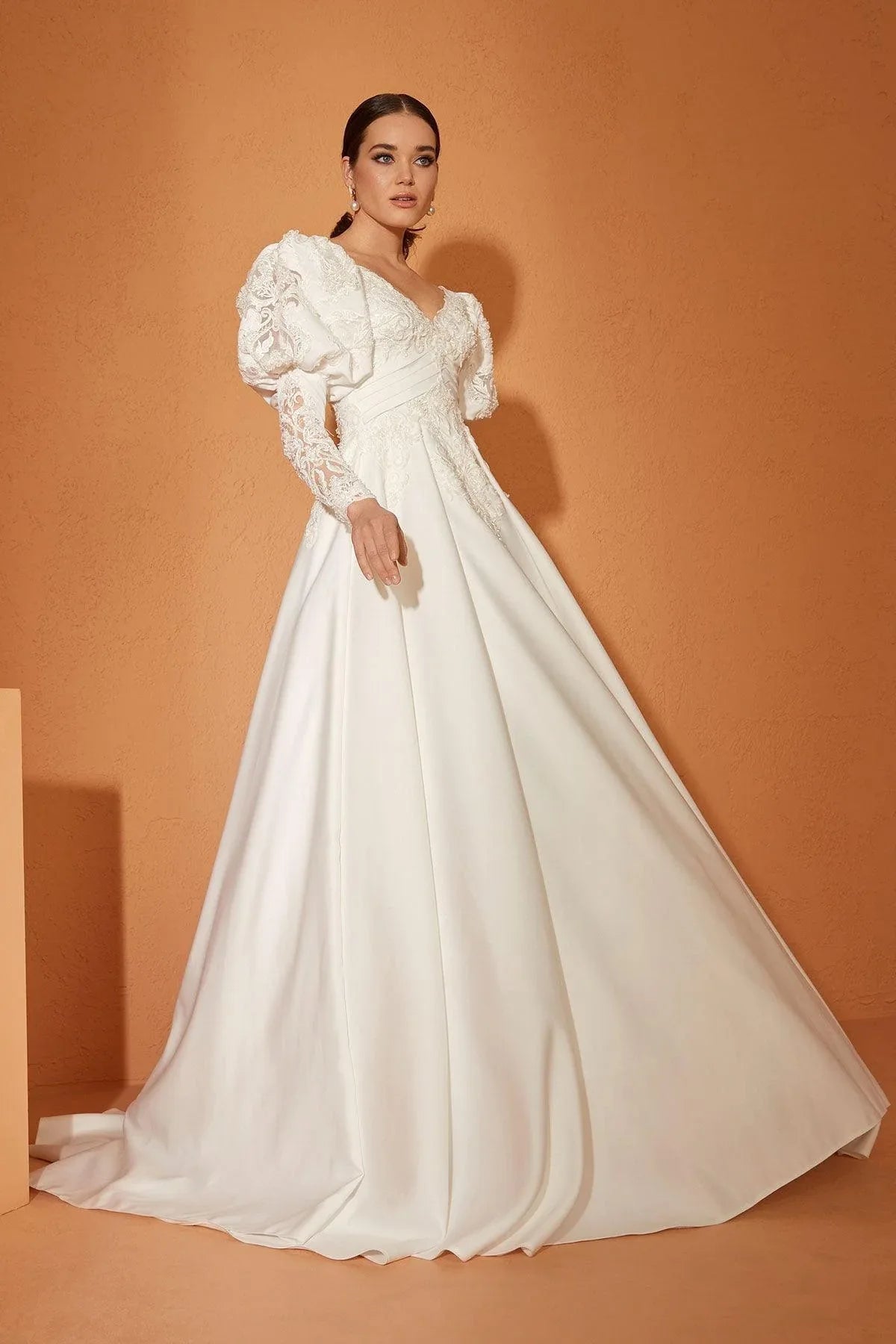 Minso 22 Fransız Dantel Drapeli A Kesim Gelinlik - Mediha Cambaz Bridal
