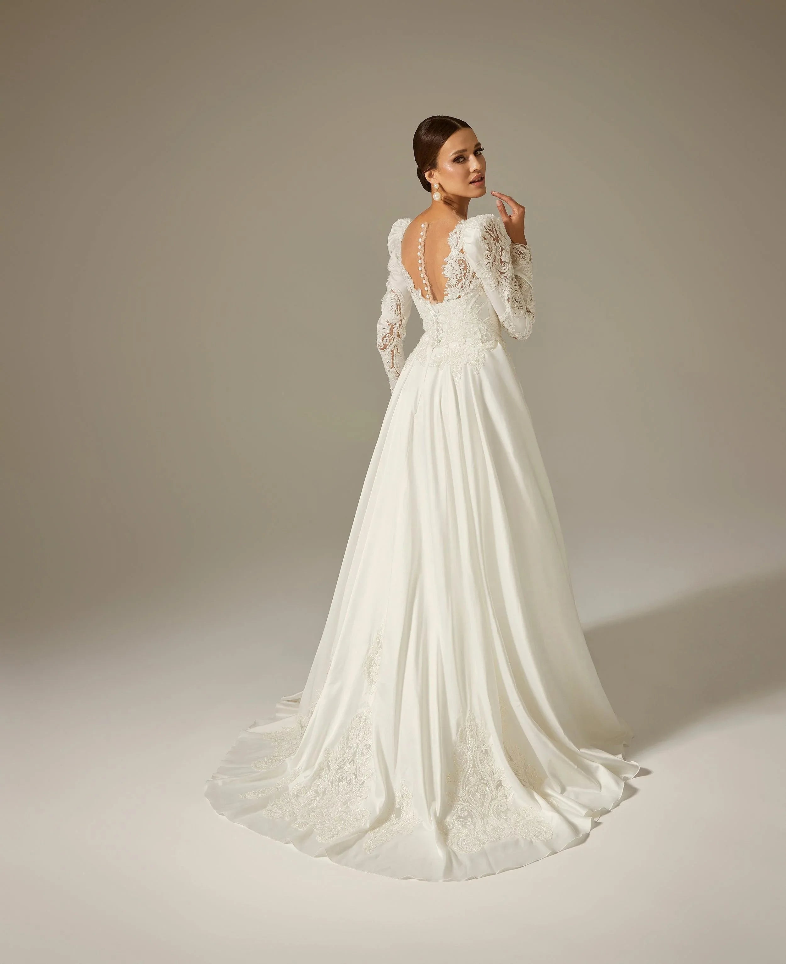 Minso Saten Drapeli Uzun Kol A Kesim Gelinlik - Mediha Cambaz Bridal