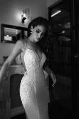 Neusa Saten Dantel V Yaka Balık Gelinlik - Mediha Cambaz Bridal