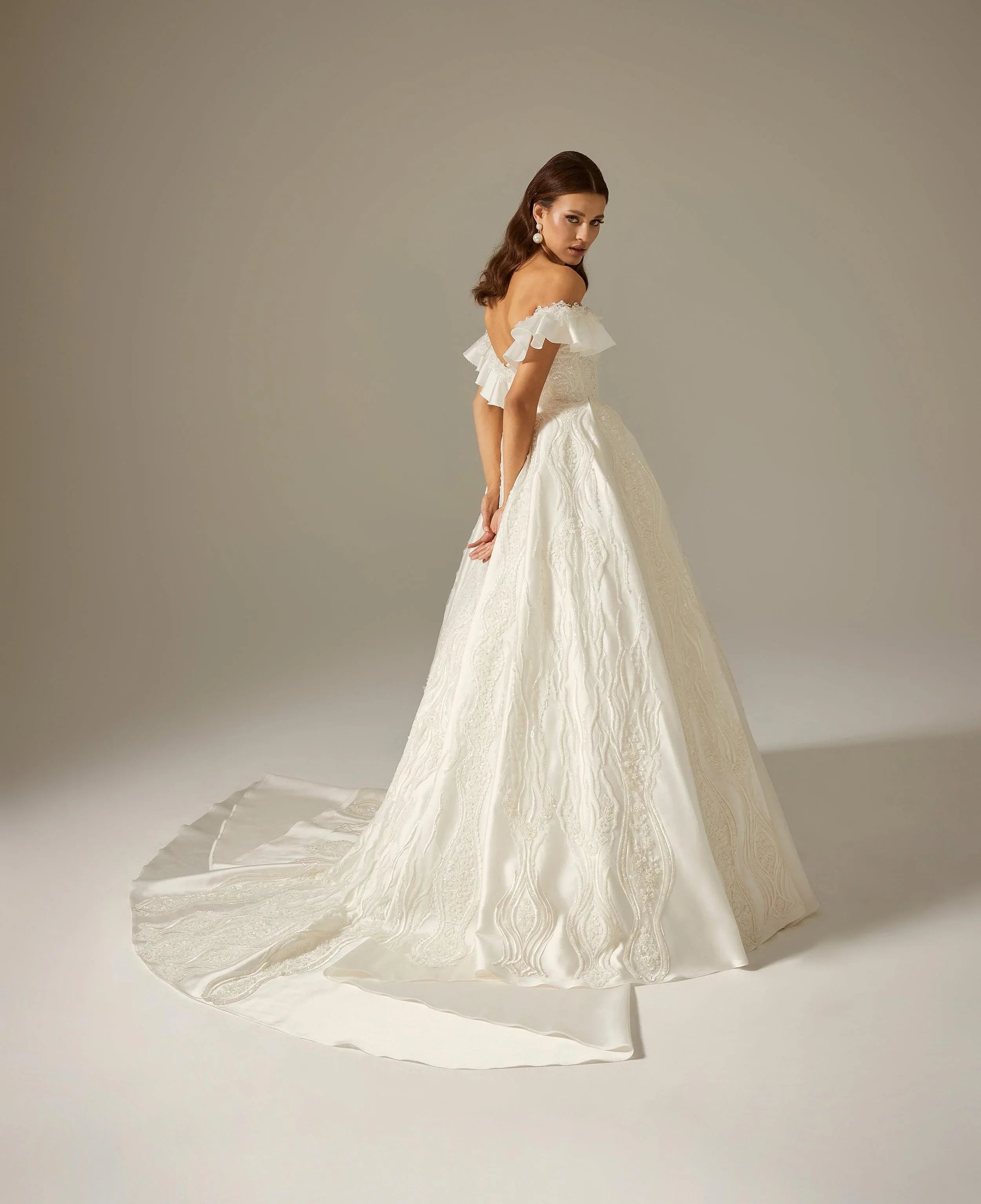 New ZB Saten M-Kalp Yaka Prenses Model Gelinlik - Mediha Cambaz Bridal