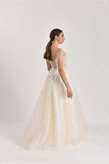 Night Star Üç Boyutlu Dantel A Kesim Gelinlik - Mediha Cambaz Bridal