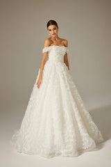 Opa Dantel Kayık Yaka Prenses Model Gelinlik - Mediha Cambaz Bridal