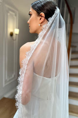 Reva Kenar Ucu Fransız Dantelli Kısa Rahibe Duvak - Mediha Cambaz Bridal