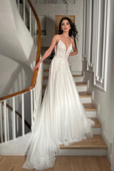 Ruby İpek Tül Dantel V Yaka Helen Gelinlik - Mediha Cambaz Bridal