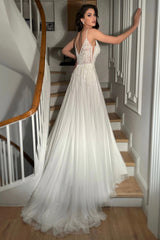 Ruby İpek Tül Dantel V Yaka Helen Gelinlik - Mediha Cambaz Bridal