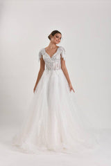 Sasha Dantel Apoletli V Yaka A Kesim Gelinlik - Mediha Cambaz Bridal