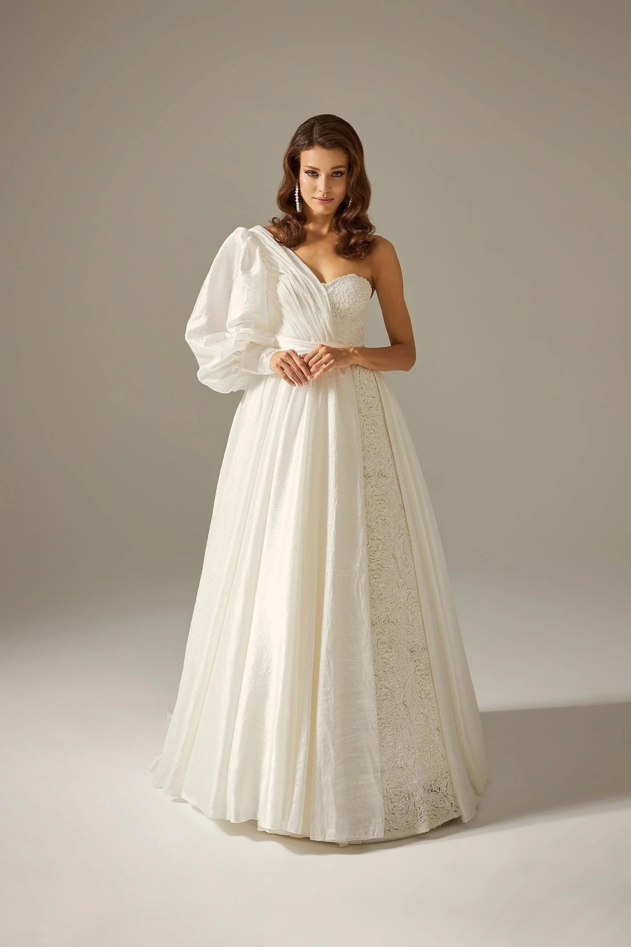 Seventy Hint İpek Dantel A Kesim Gelinlik - Mediha Cambaz Bridal