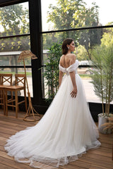 Sinetra Düşük Kollu Tül Drapeli A Kesim Gelinlik - Mediha Cambaz Bridal