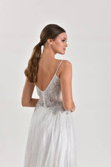 Sky Simli Tül V Yaka Düz Kesim Gelinlik - Mediha Cambaz Bridal