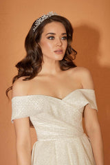 Skyler Simli Kumaş Kayık Yaka A Kesim Gelinlik - Mediha Cambaz Bridal