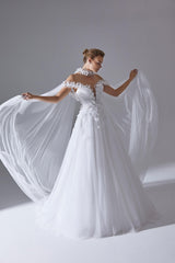 Sofi Tül Pelerinli V Yaka A Kesim Gelinlik - Mediha Cambaz Bridal