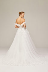 Sofi Tül Pelerinli V Yaka A Kesim Gelinlik - Mediha Cambaz Bridal