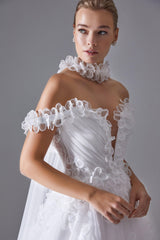 Sofi Tül Pelerinli V Yaka A Kesim Gelinlik - Mediha Cambaz Bridal