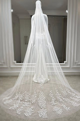 Sylvia Etek Ucu Yaprak Motifli Özel Tasarım Uzun Duvak - Mediha Cambaz Bridal