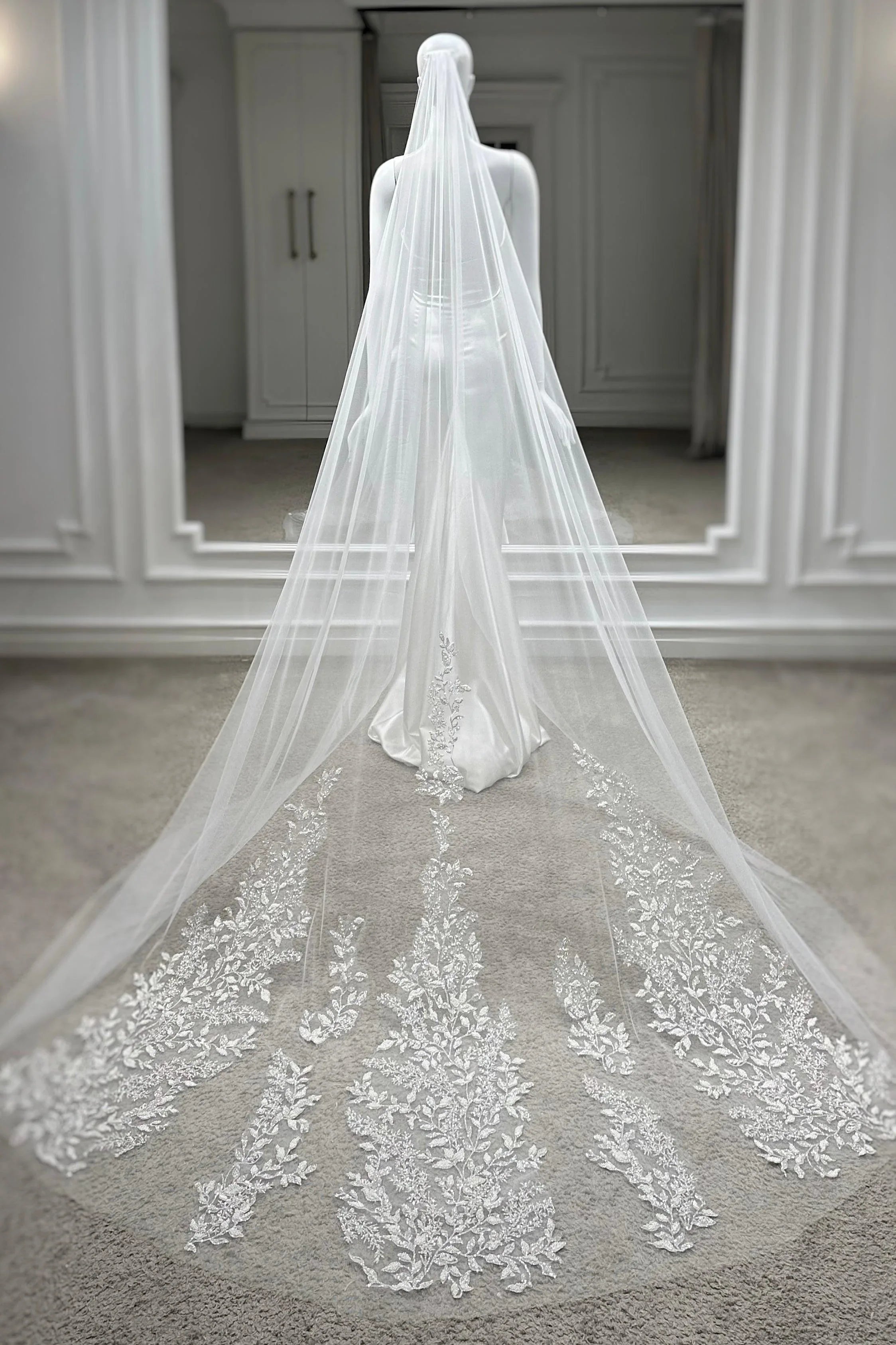 Talia Etek Ucu Dantel İşlemeli Özel Tasarım Uzun Duvak - Mediha Cambaz Bridal