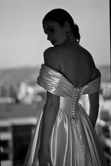 Tirinity Madonna Yaka A Kesim Saten Gelinlik - Mediha Cambaz Bridal