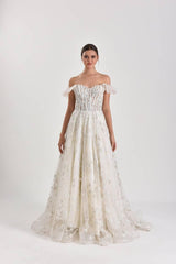 Universe Dantel Düşük Kollu A Kesim Gelinlik - Mediha Cambaz Bridal