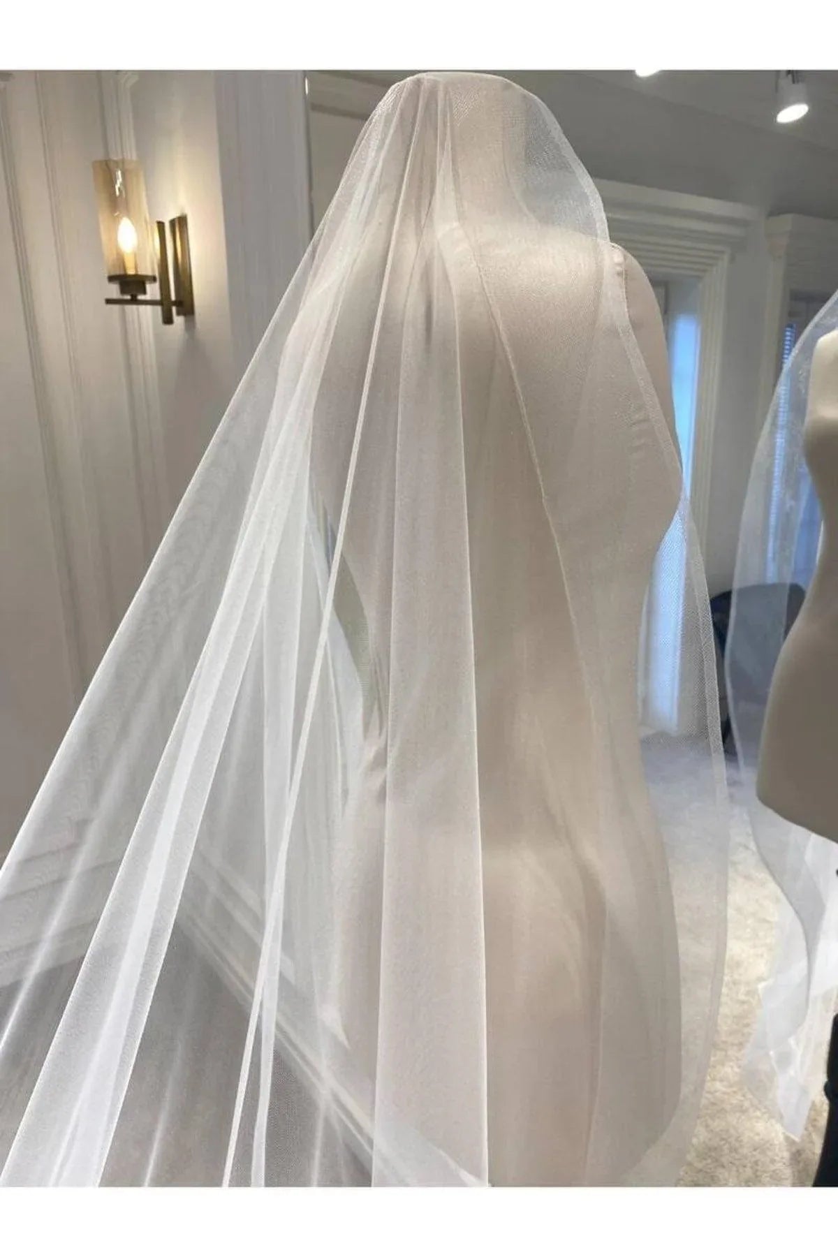 Uzun Rahibe Dalgalı Görünümlü Materyalli Hayal Tül Kırık Beyaz Duvak 250 cm - Mediha Cambaz Bridal