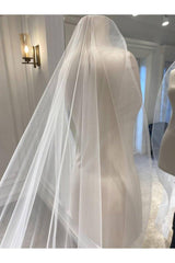 Uzun Rahibe Dalgalı Görünümlü Materyalli Hayal Tül Kırık Beyaz Duvak 250 cm - Mediha Cambaz Bridal