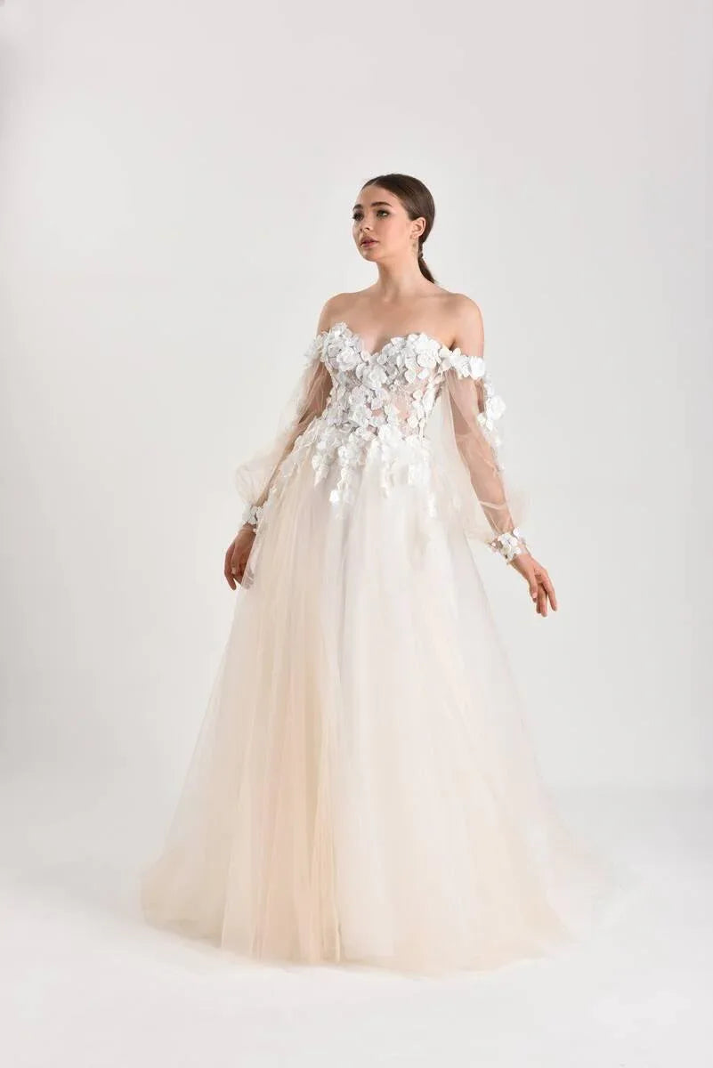 Vela Çiçek Dantel Düşük Kol A Kesim Gelinlik - Mediha Cambaz Bridal