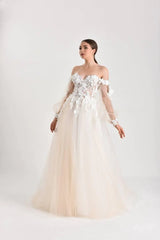 Vela Çiçek Dantel Düşük Kol A Kesim Gelinlik - Mediha Cambaz Bridal